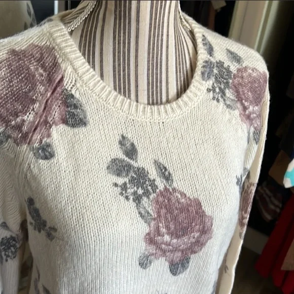 🛑 1 hour sale. 🎉Lucky Brand, floral sweater, color: marshmallow - Picture 6 of 10